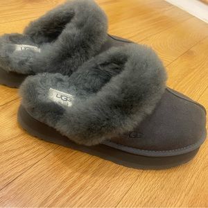 UGG PLATFORM SLIP ONS
